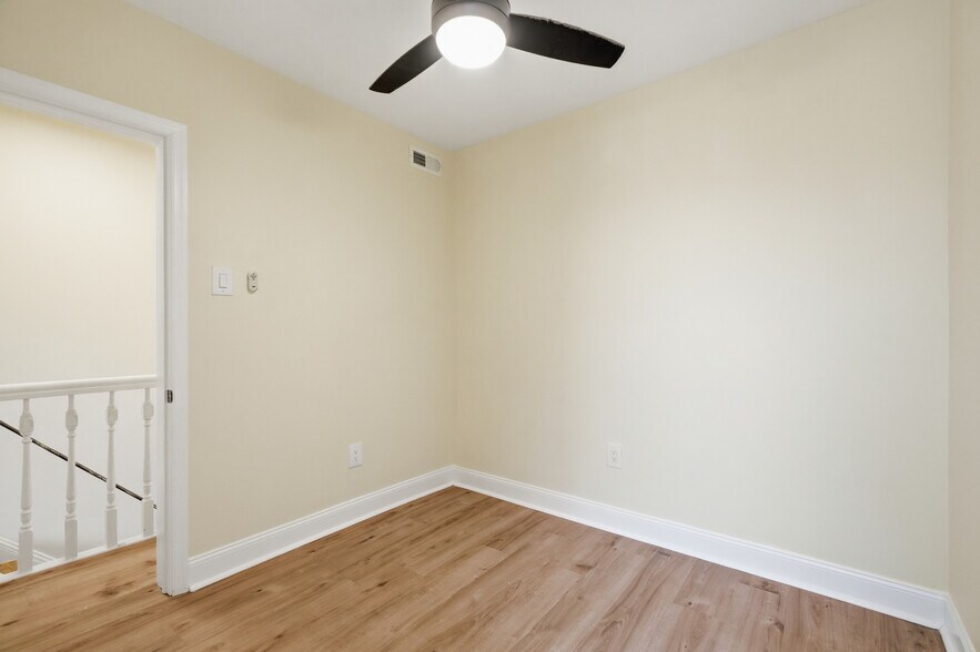 Building Photo - 1441 S Marston St