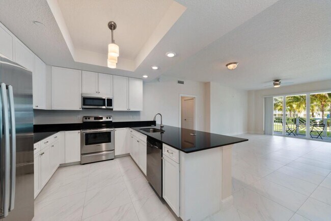 Building Photo - 312 Bay Colony Dr N