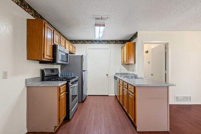 Building Photo - 2721 La Jolla Ct