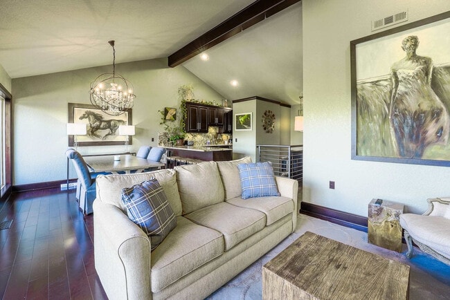 Building Photo - 14807 Dutchmans Dr