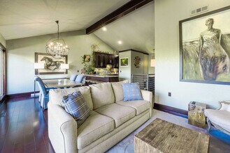 Building Photo - 14807 Dutchmans Dr