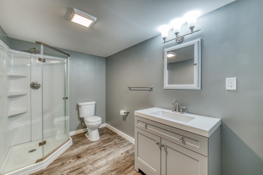 Building Photo - 8202 Westland Dr