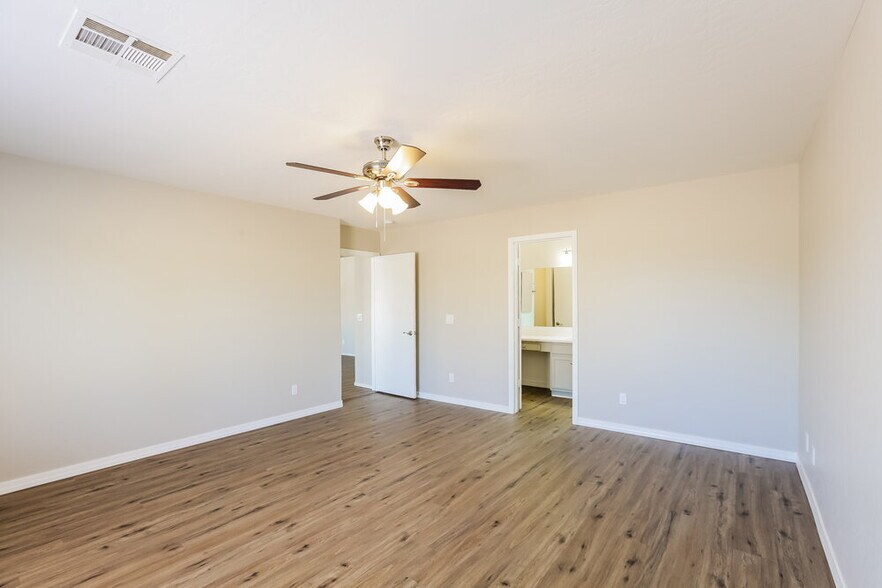 Building Photo - 523 N Bailey Cir