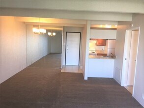 Building Photo - Breathtaking Mountain Views from the 10th ...
