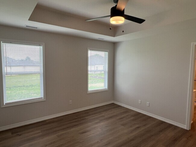 Building Photo - Brand New Home In Nixa!