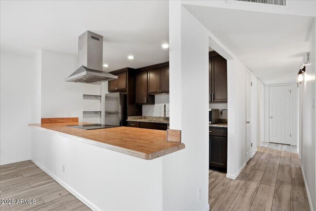 Building Photo - 1935 E El Parque Dr