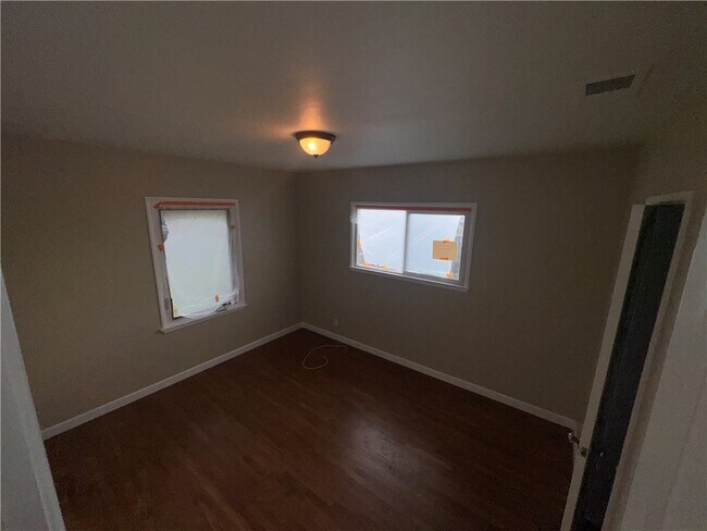 Building Photo - 2233 W Havenbrook St