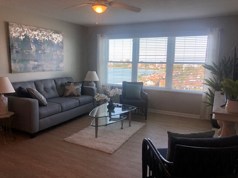 Living Room - 5220 Brittany Dr S