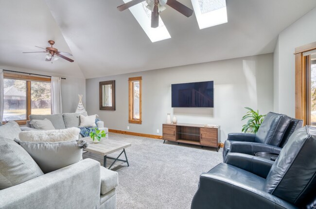 Building Photo - 61497 Orion Dr