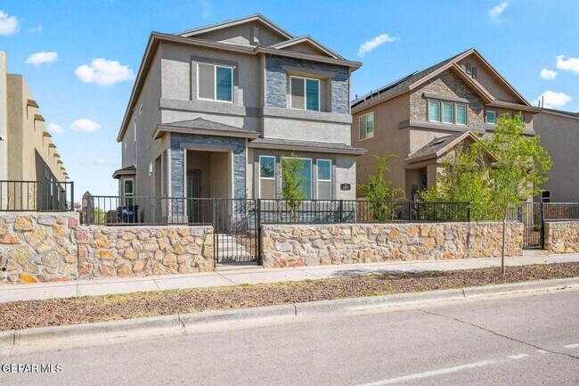 Building Photo - 14947 Pebble Hills Blvd
