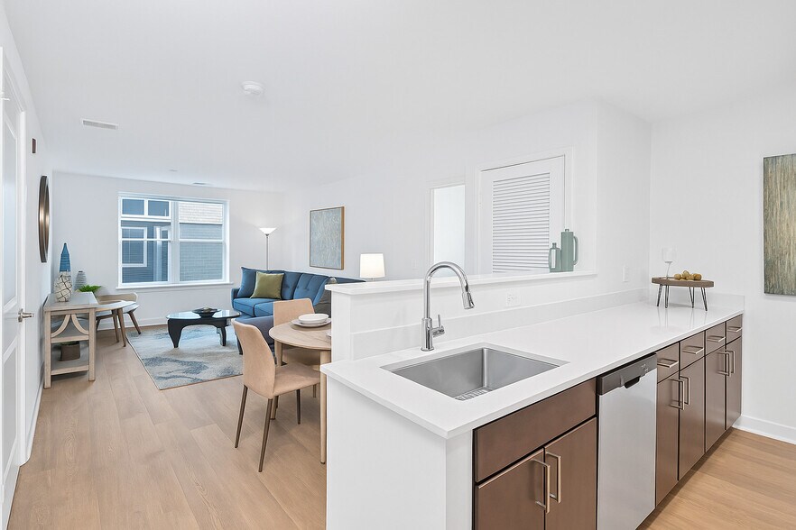 Building Photo - Silver Creek Senior Living 62+