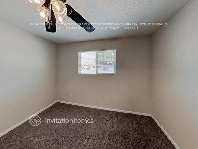 Building Photo - 505 E Hermosa Dr