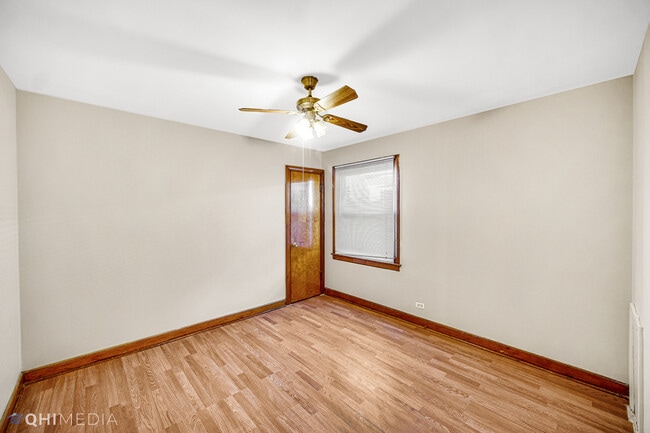 Building Photo - 5315 S Hamlin Ave