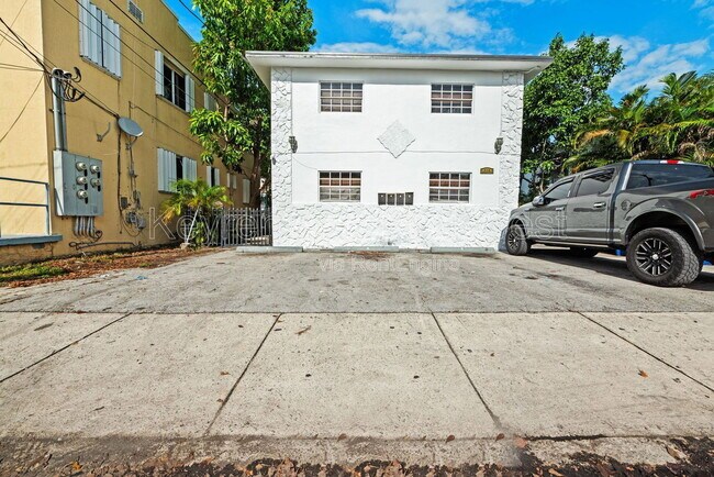 Building Photo - 219 NW 10th Ave