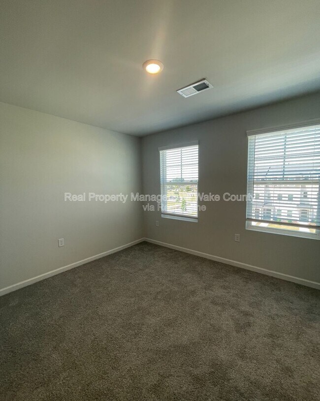 Building Photo - 2727 Chert Ln