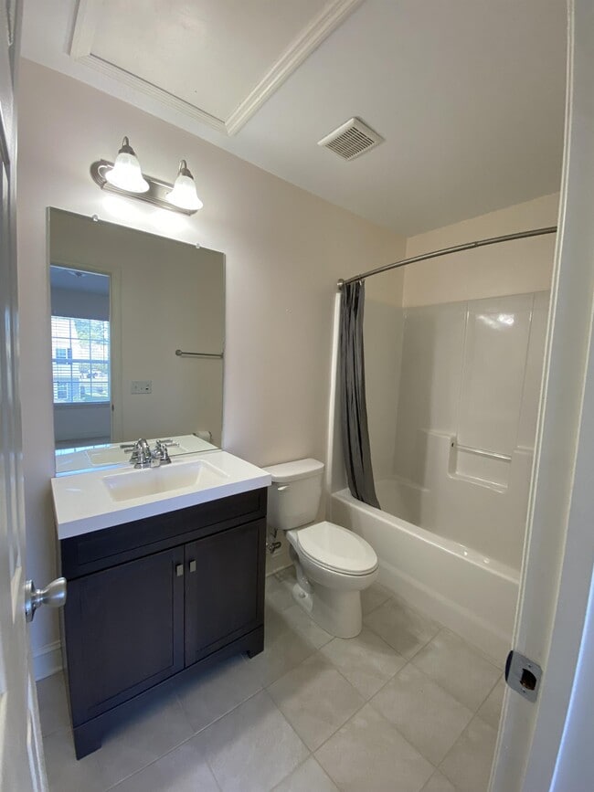 Building Photo - 157 Bella Way