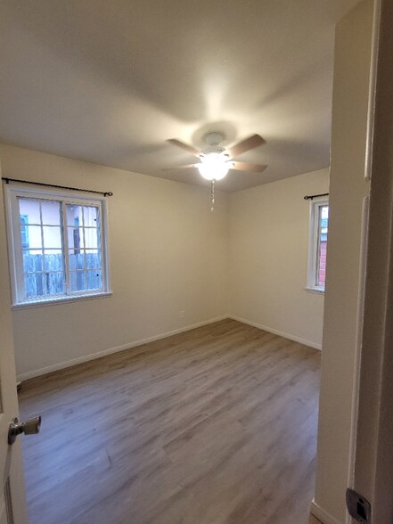 Building Photo - 1881 Harbor Ave