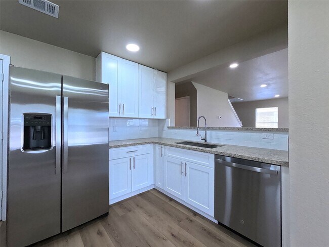 Building Photo - 17107 Westminster Village Ct