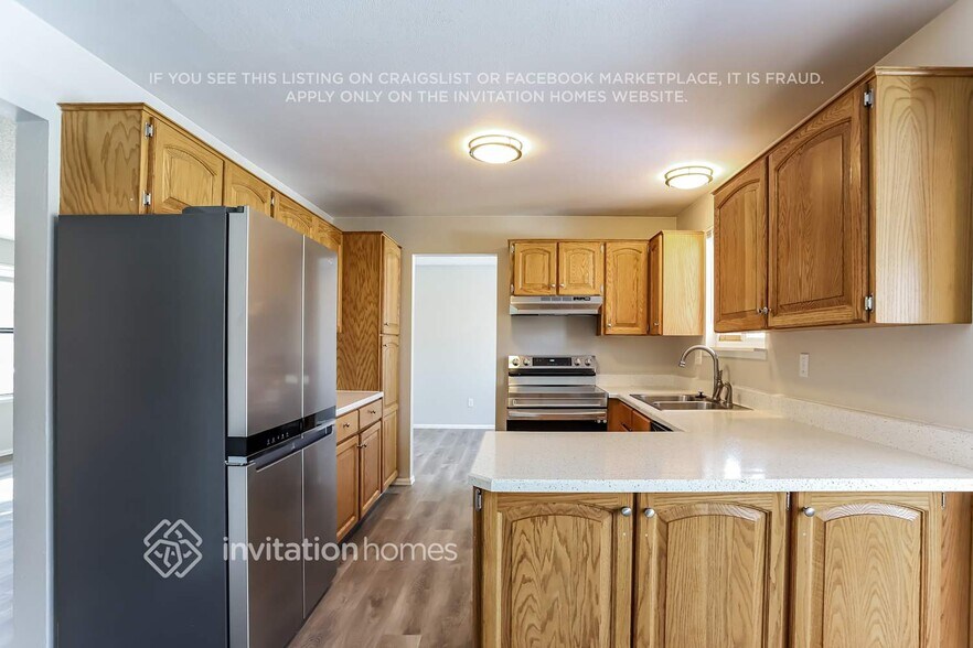 Building Photo - 14499 E Wesley Ave