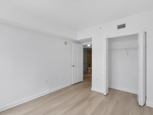 Building Photo - 1745 E Hallandale Beach Blvd