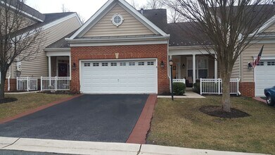 Building Photo - Stunning 3-bedroom, 3-bath single-family home located in the sought-after Bulle Rock community