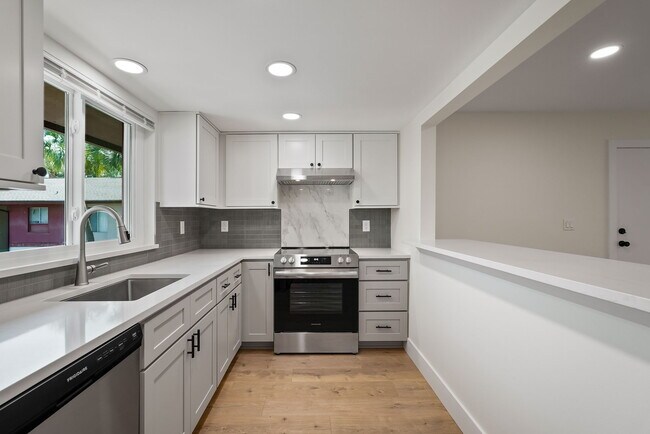 Building Photo - 8601 Huron Ct