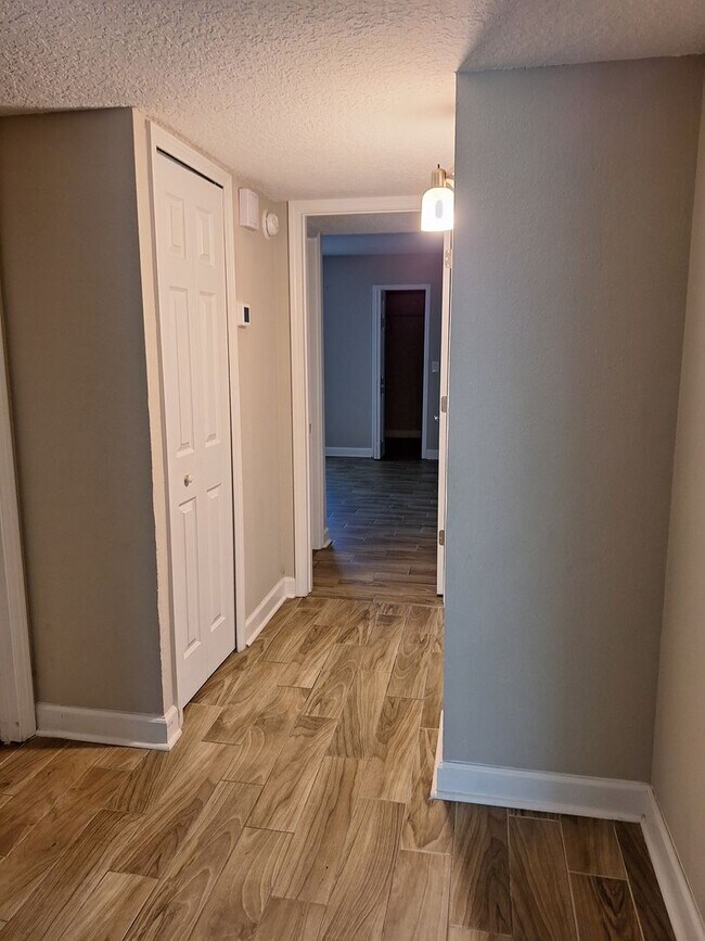 Building Photo - 3459 Excalibur Way E