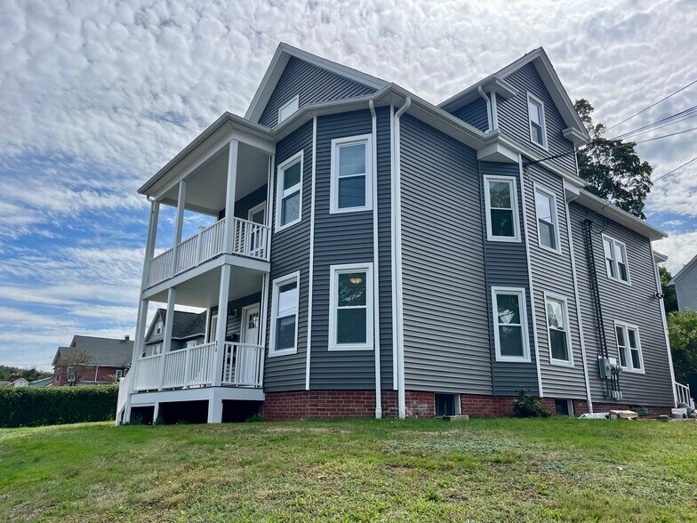 Building Photo - 86 Grove St