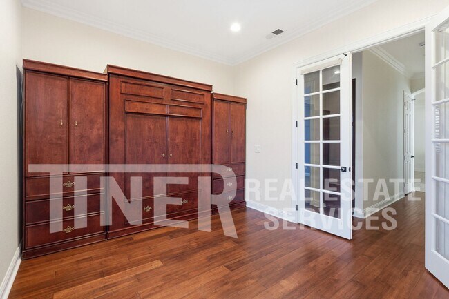 Building Photo - 4616 Gatwick Way