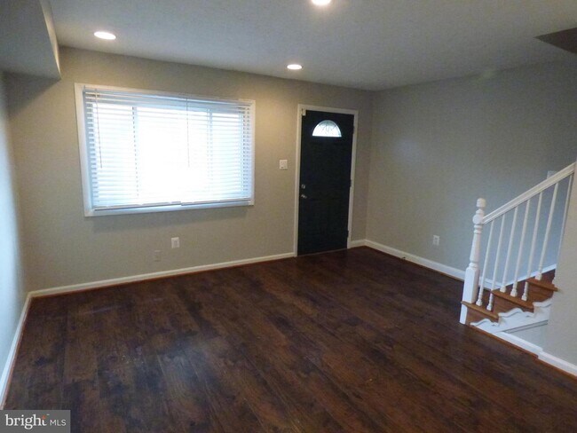 Building Photo - 1204 Westview Terrace