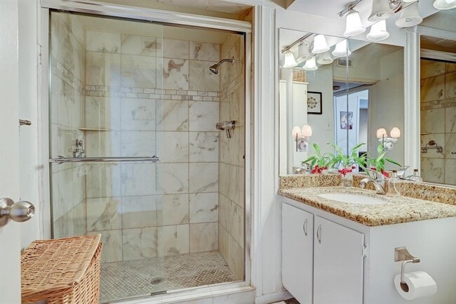 Building Photo - 4040 San Felipe St