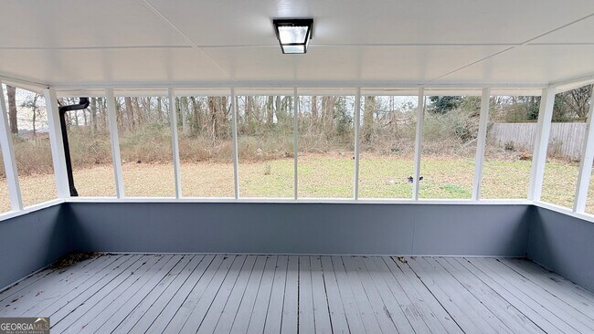 Building Photo - 105 Woodbine Dr