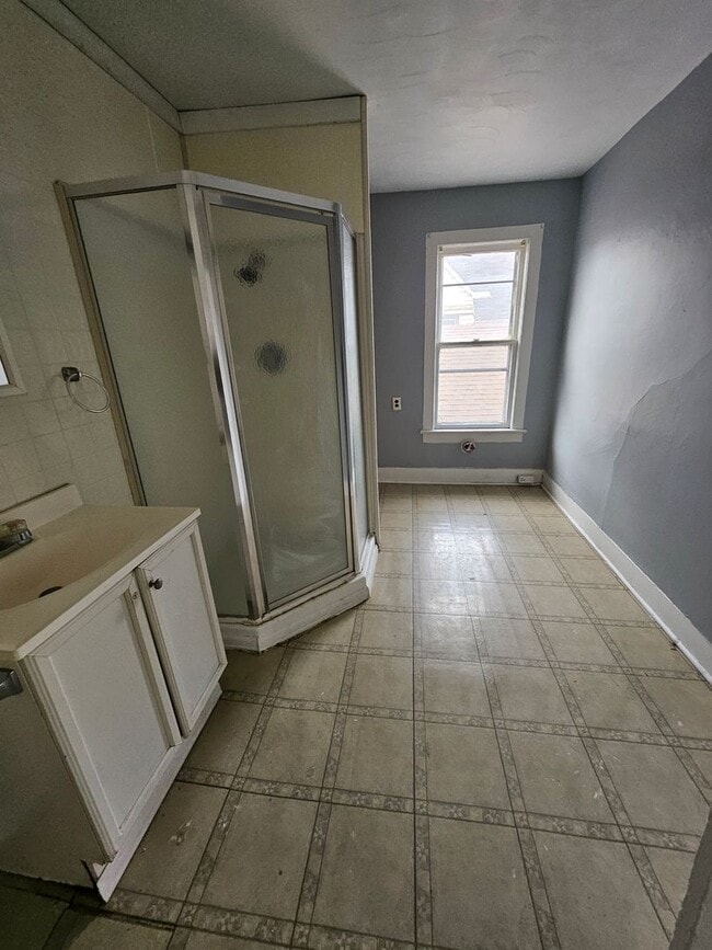 Building Photo - 1619 Chestnut St