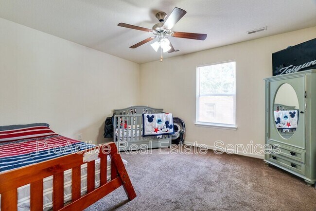 Building Photo - 2104 Miller Ave
