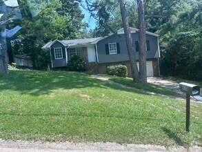 Building Photo - 420 20th Ct NE