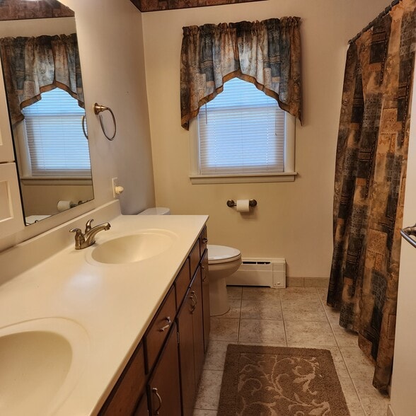 Building Photo - 423 W Park St