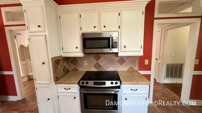 Building Photo - 135 Sunnycrest Dr