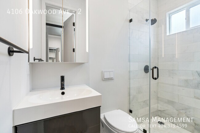Building Photo - 4106 Oakwood Ave