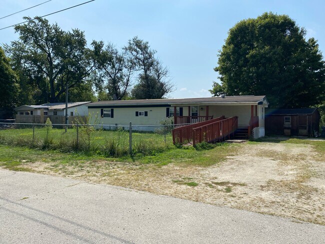 Primary Photo - 116 Wine St