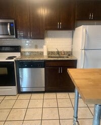 Building Photo - 355 E 20th Ave