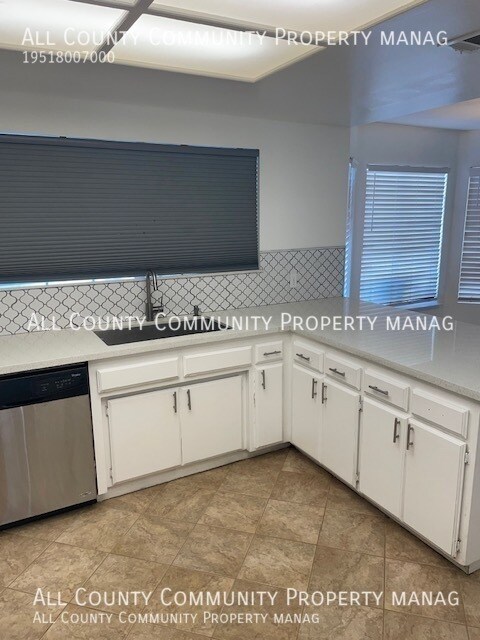 Building Photo - 16285 Capella St