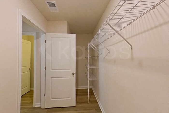 Building Photo - 124 Inez Ave