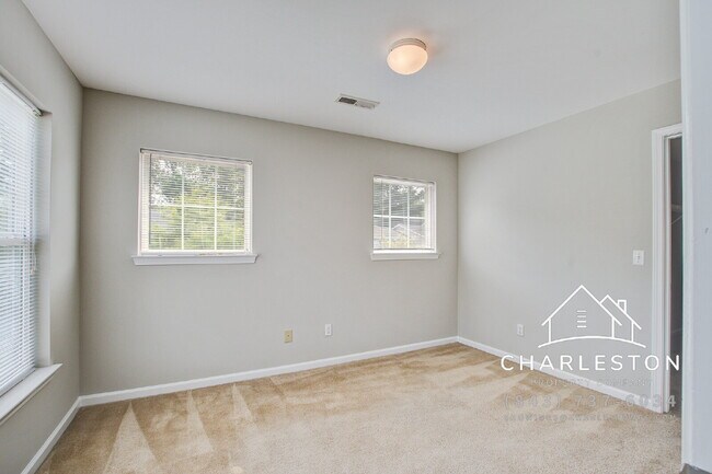 Building Photo - 198 Grand Oaks Dr