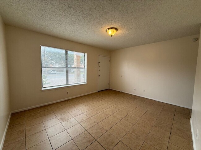 Building Photo - 110 Merlin Rd