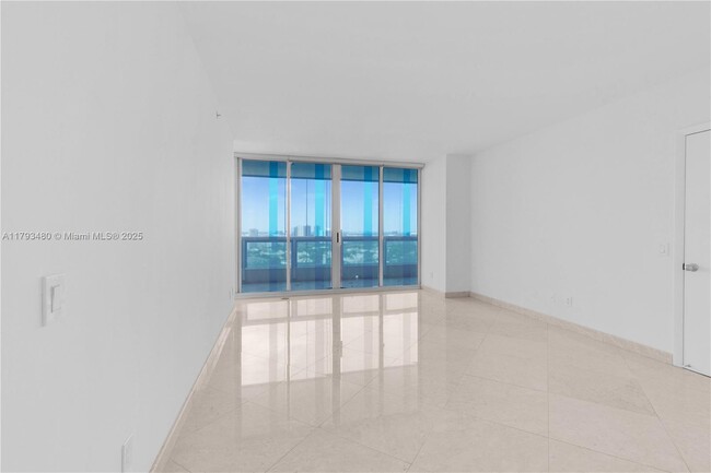 Building Photo - 21205 Yacht Club Dr
