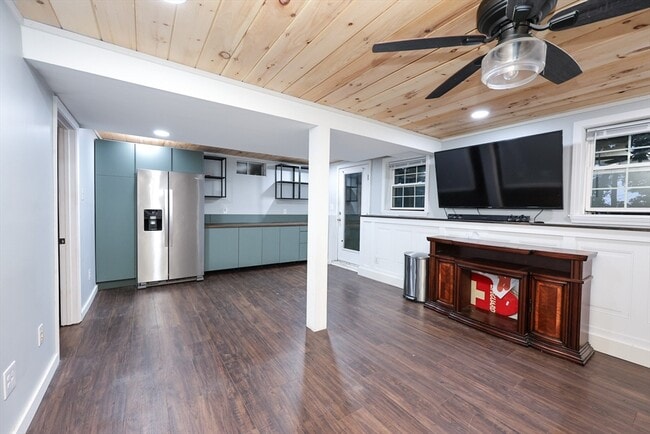 Building Photo - 55 Glenrose Ave