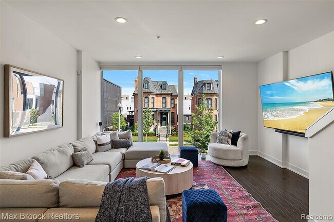 Building Photo - 284 Alfred St