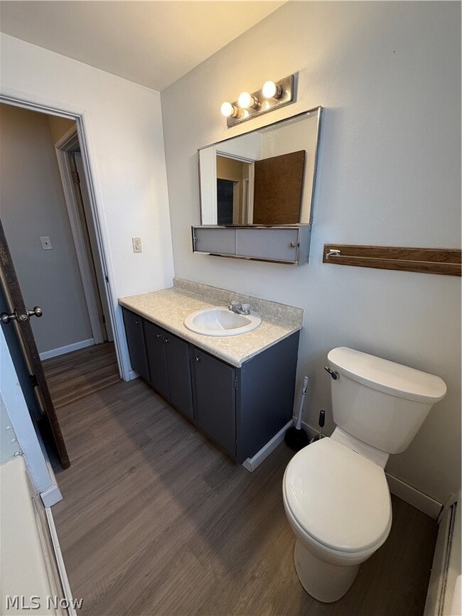 Building Photo - 27 Wayne St SE