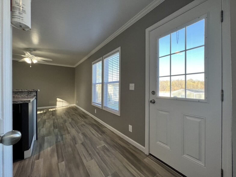 Building Photo - 85 W Sourwood Dr