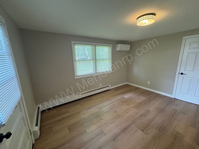 Building Photo - 4725 Maple Terrace Pkwy